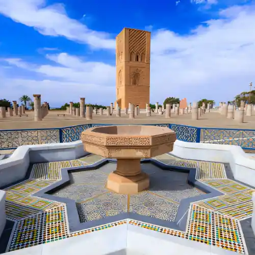 Hassan-Turm in Rabat – Wahrzeichen der Hauptstadt von Marokko mit Mausoleum Mohammed V